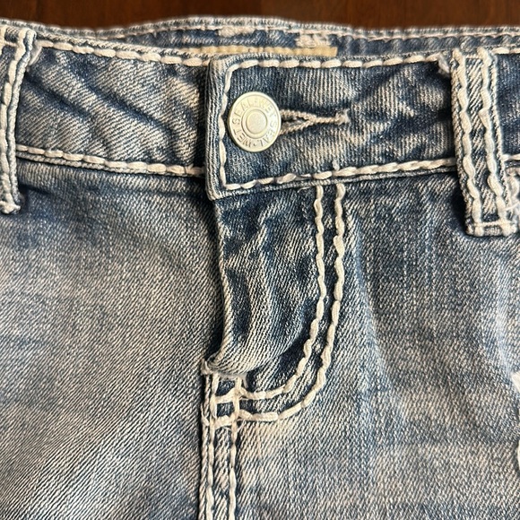 Wet seal jean shorts - Picture 2 of 9